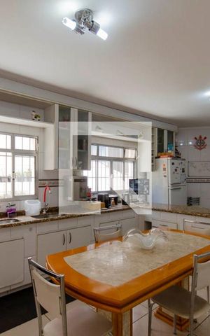 Casa à venda com 464m², 5 quartos e 4 vagasCozinha