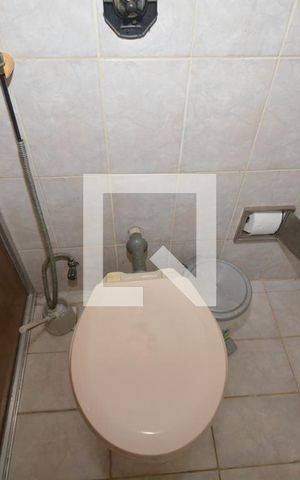Casa à venda com 70m², 2 quartos e 6 vagasBanheiro da Suíte 2