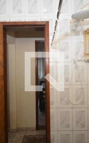 Casa à venda com 70m², 2 quartos e 6 vagasBanheiro da Casa 1