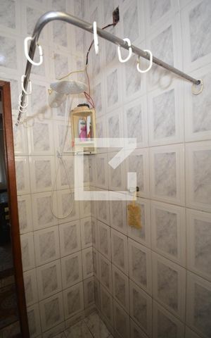 Casa à venda com 70m², 2 quartos e 6 vagasBanheiro da Casa 1