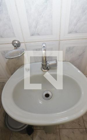 Casa à venda com 70m², 2 quartos e 6 vagasBanheiro da Casa 1