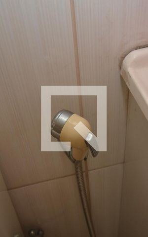 Casa à venda com 70m², 2 quartos e 6 vagasBanheiro da Suíte 1