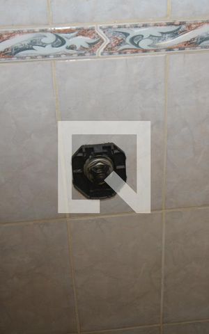 Casa à venda com 70m², 2 quartos e 6 vagasBanheiro da Suíte 2