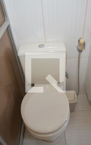 Casa à venda com 70m², 2 quartos e 6 vagasBanheiro da Suíte 1