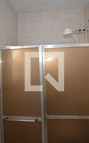 Casa à venda com 70m², 2 quartos e 6 vagasBanheiro da Suíte 2
