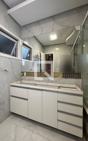 Casa à venda com 180m², 3 quartos e 3 vagasBanheiro da Suíte