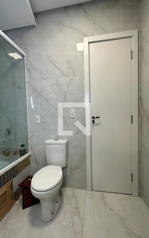 Casa à venda com 180m², 3 quartos e 3 vagasBanheiro da Suíte