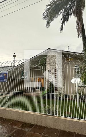 Casa à venda com 180m², 3 quartos e 3 vagasFachada