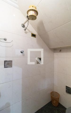 Casa à venda com 400m², 4 quartos e sem vaga Casa à venda com 400m², 4 quartos e sem vagaBanheiro 1 da Garagem