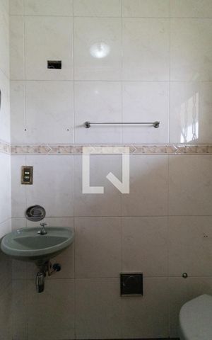 Casa à venda com 400m², 4 quartos e sem vaga Casa à venda com 400m², 4 quartos e sem vagaBanheiro da Suíte 1