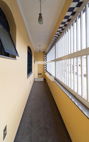 Casa à venda com 400m², 4 quartos e sem vaga Casa à venda com 400m², 4 quartos e sem vagaVaranda