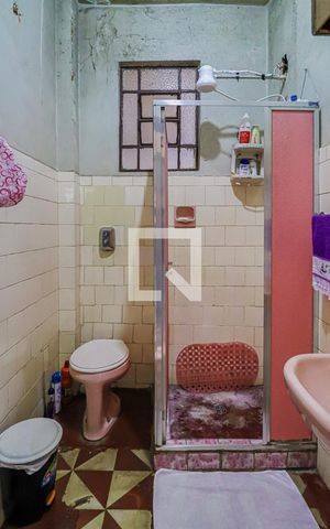 Casa à venda com 167m², 3 quartos e 2 vagasBanheiro