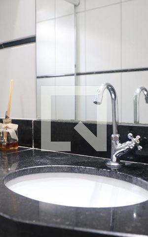Apartamento à venda com 47m², 2 quartos e 1 vaga Apartamento à venda com 47m², 2 quartos e 1 vagaBanheiro
