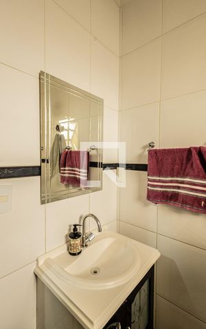 Casa à venda com 144m², 3 quartos e 3 vagas Casa à venda com 144m², 3 quartos e 3 vagasBanheiro Social 2