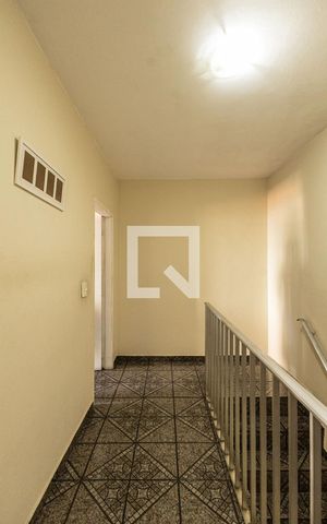 Casa à venda com 144m², 3 quartos e 3 vagas Casa à venda com 144m², 3 quartos e 3 vagasCorredor