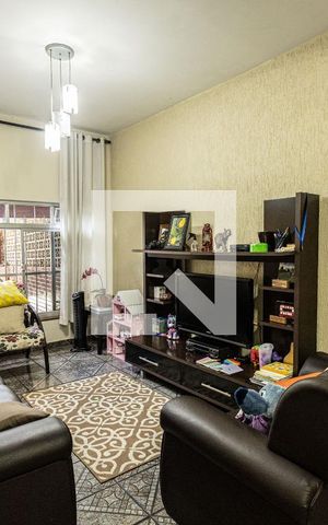 Casa à venda com 144m², 3 quartos e 3 vagas Casa à venda com 144m², 3 quartos e 3 vagasSala