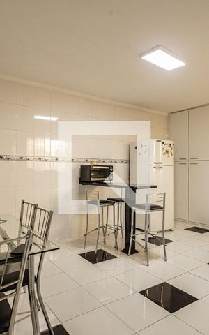Casa à venda com 144m², 3 quartos e 3 vagas Casa à venda com 144m², 3 quartos e 3 vagasCozinha