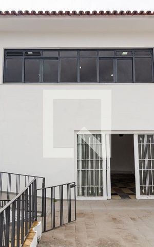 Casa para alugar com 370m², 3 quartos e 3 vagas Casa para alugar com 370m², 3 quartos e 3 vagasSacada