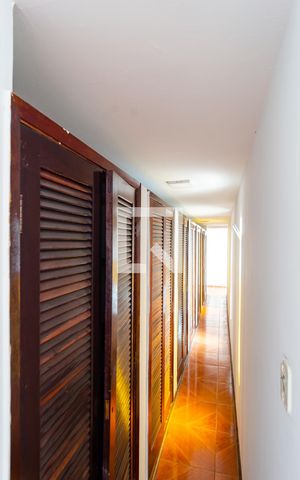 Casa para alugar com 370m², 3 quartos e 3 vagas Casa para alugar com 370m², 3 quartos e 3 vagasCorredor