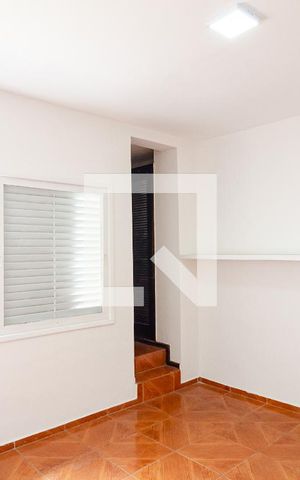 Casa para alugar com 370m², 3 quartos e 3 vagas Casa para alugar com 370m², 3 quartos e 3 vagasQuarto 2
