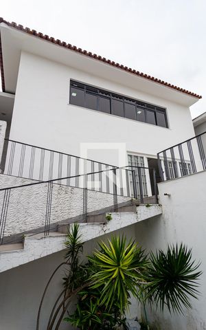 Casa para alugar com 370m², 3 quartos e 3 vagas Casa para alugar com 370m², 3 quartos e 3 vagasEntrada