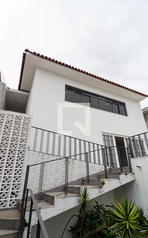 Casa para alugar com 370m², 3 quartos e 3 vagas Casa para alugar com 370m², 3 quartos e 3 vagasEntrada