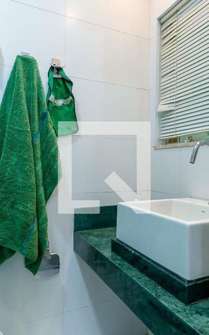 Casa à venda com 175m², 2 quartos e 2 vagasBanheiro 2