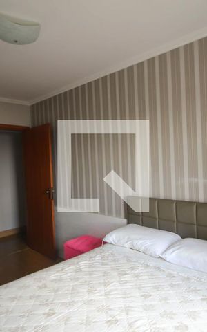Apartamento à venda com 240m², 4 quartos e 3 vagas Apartamento à venda com 240m², 4 quartos e 3 vagasQuarto 1