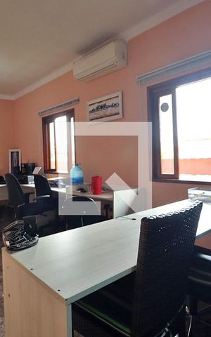 Casa à venda com 289m², 3 quartos e 2 vagasEscritório