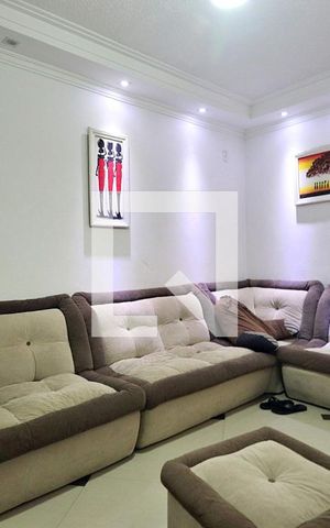 Casa à venda com 289m², 3 quartos e 2 vagasSala