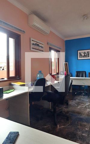 Casa à venda com 289m², 3 quartos e 2 vagasEscritório