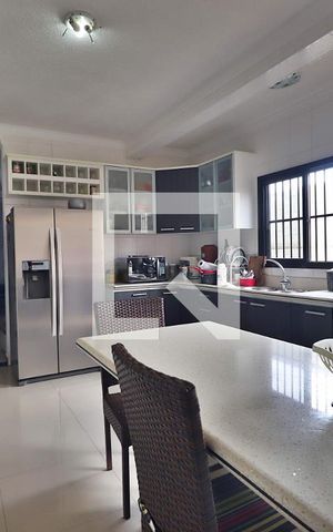 Casa à venda com 289m², 3 quartos e 2 vagasCozinha