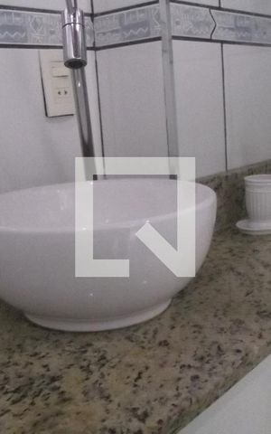 Apartamento à venda com 75m², 2 quartos e sem vagaBanheiro