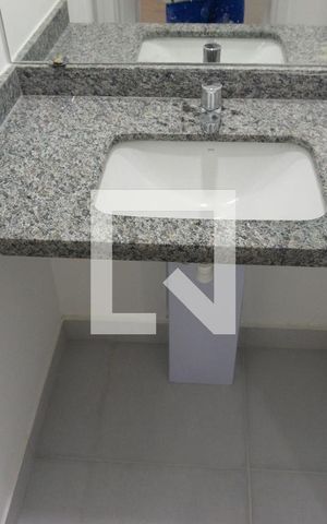 Apartamento para alugar com 38m², 2 quartos e sem vagaBanheiro