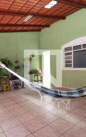 Casa à venda com 200m², 3 quartos e 3 vagasGaragem