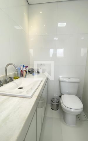 Casa de condomínio à venda com 361m², 5 quartos e 4 vagasBanheiro da Suíte 4