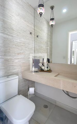 Casa de condomínio à venda com 361m², 5 quartos e 4 vagasLavabo