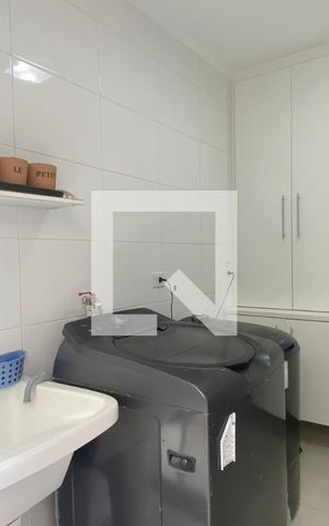 Casa de condomínio à venda com 361m², 5 quartos e 4 vagasÁrea de Serviço