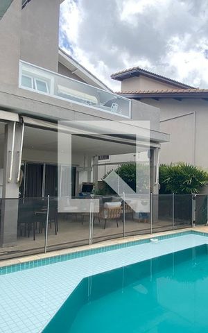 Casa de condomínio à venda com 361m², 5 quartos e 4 vagasPiscina
