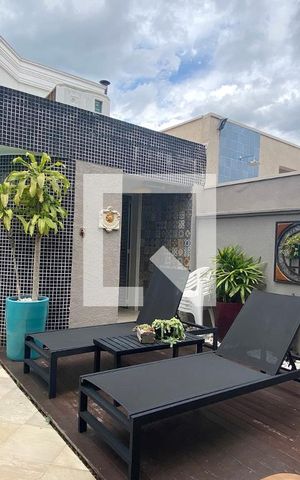 Casa de condomínio à venda com 361m², 5 quartos e 4 vagasPiscina