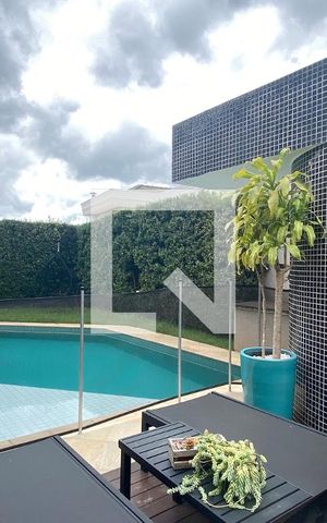Casa de condomínio à venda com 361m², 5 quartos e 4 vagasPiscina