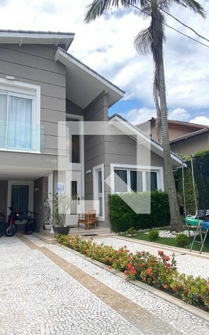 Casa de condomínio à venda com 361m², 5 quartos e 4 vagasFachada