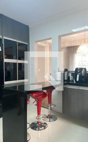 Casa de condomínio à venda com 361m², 5 quartos e 4 vagasCozinha