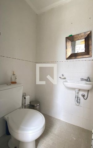 Casa de condomínio à venda com 361m², 5 quartos e 4 vagasBanheiro