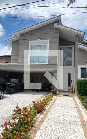 Casa de condomínio à venda com 361m², 5 quartos e 4 vagasFachada