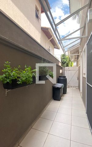Casa de condomínio à venda com 361m², 5 quartos e 4 vagasCorredor