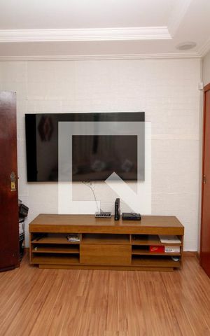Casa à venda com 257m², 5 quartos e 4 vagas Casa à venda com 257m², 5 quartos e 4 vagasSala de TV