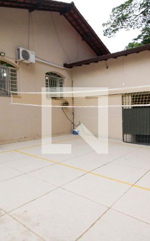Casa à venda com 257m², 5 quartos e 4 vagas Casa à venda com 257m², 5 quartos e 4 vagasArea Externa