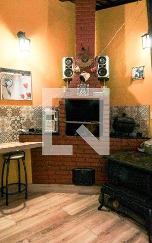 Casa à venda com 257m², 5 quartos e 4 vagas Casa à venda com 257m², 5 quartos e 4 vagasChurrasqueira