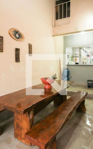 Casa à venda com 257m², 5 quartos e 4 vagas Casa à venda com 257m², 5 quartos e 4 vagasArea Externa
